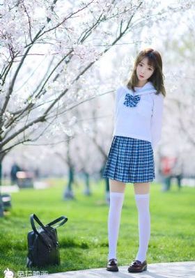 蜜桃av鲁一鲁一鲁一鲁_720电影完整版